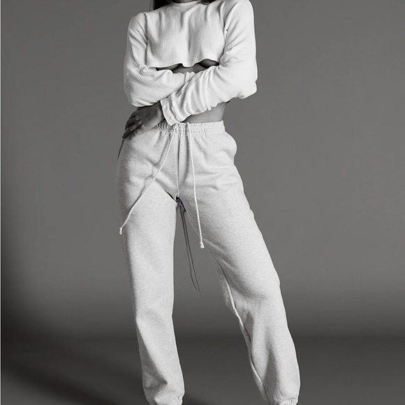 NICKI SWEATS | HEATHER GREY - Picture 4 of 14